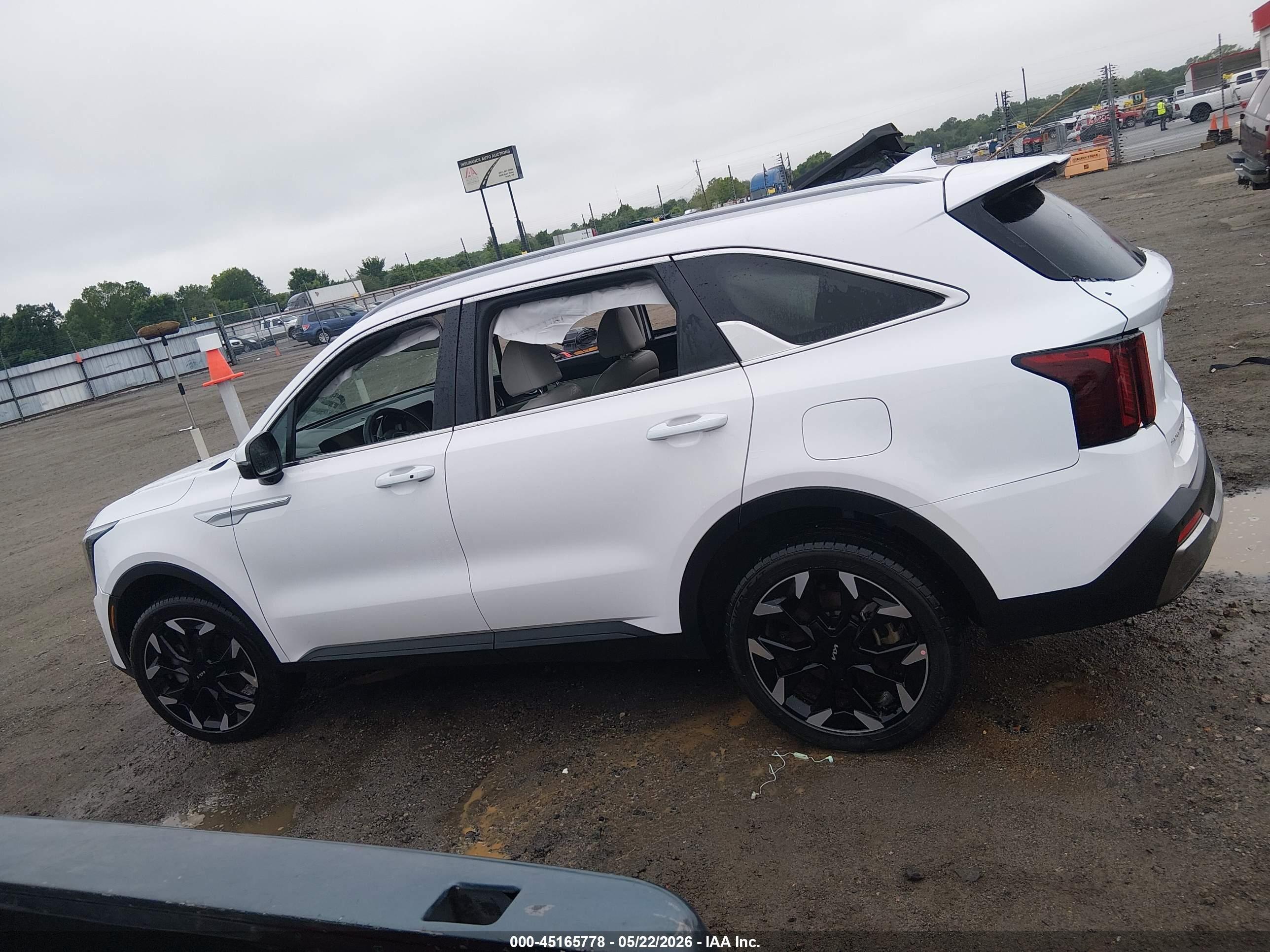 2025 KIA SORENTO EX