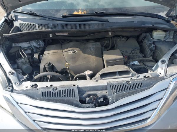 2017 TOYOTA SIENNA LE 8 PASSENGER