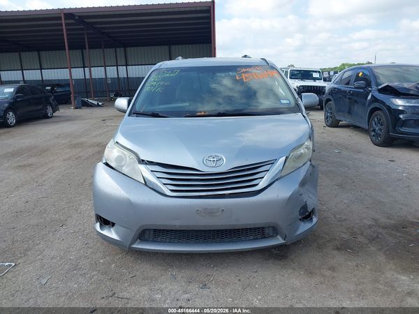 2017 TOYOTA SIENNA LE 8 PASSENGER