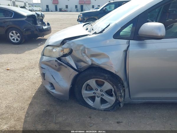 2017 TOYOTA SIENNA LE 8 PASSENGER