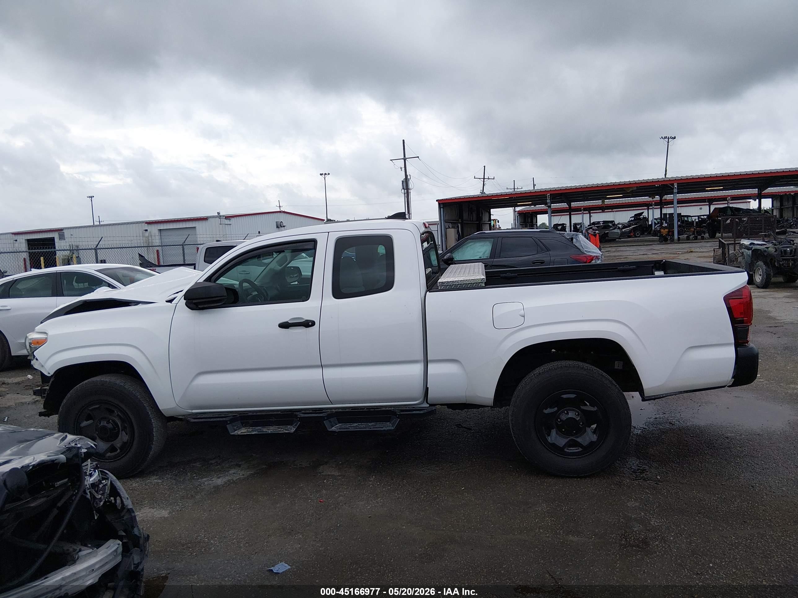2018 TOYOTA TACOMA SR
