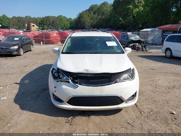 2020 CHRYSLER PACIFICA TOURING L — I115