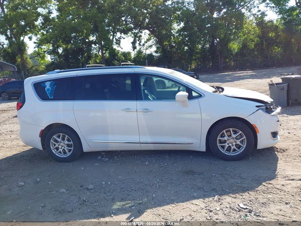 2020 CHRYSLER PACIFICA TOURING L — I116