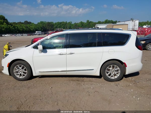 2020 CHRYSLER PACIFICA TOURING L — I117