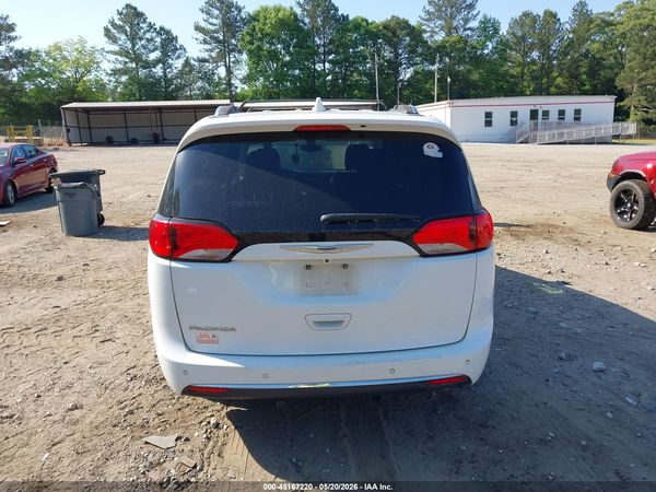 2020 CHRYSLER PACIFICA TOURING L — I119