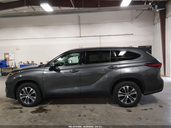 2021 TOYOTA HIGHLANDER XLE