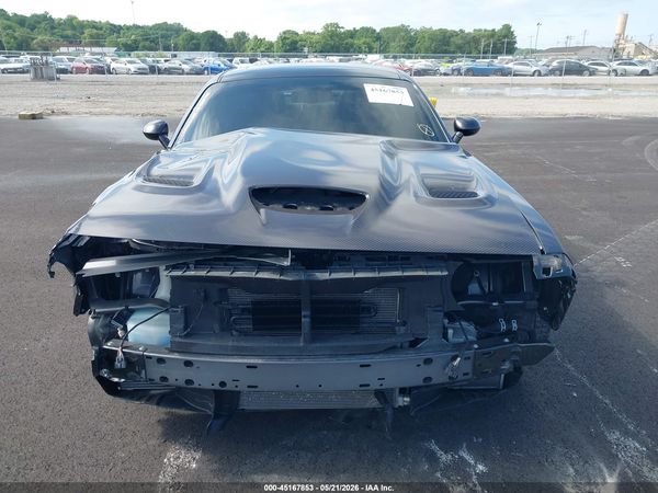 2016 DODGE CHALLENGER SRT HELLCAT