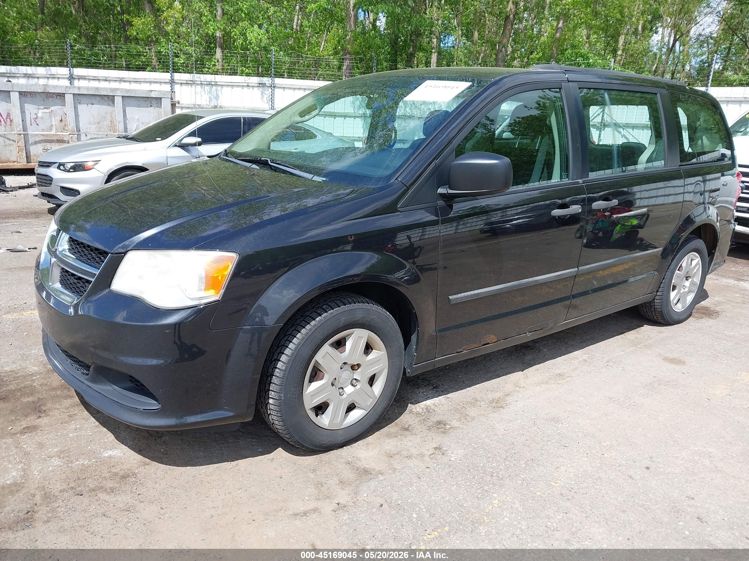 2013 DODGE GRAND CARAVAN SE/SXT — I2