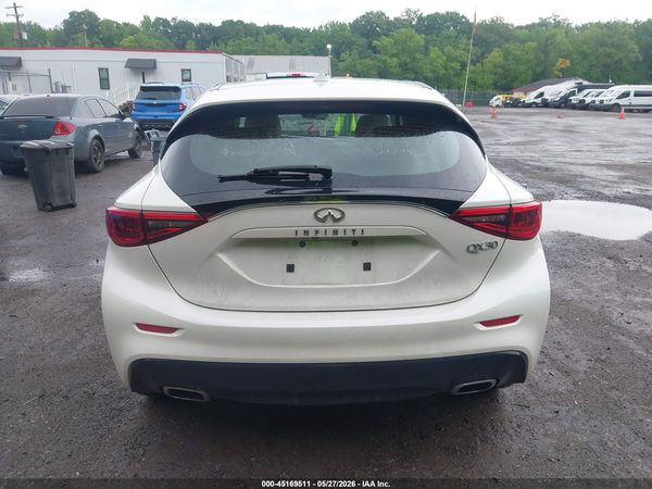 2017 INFINITI QX30 LUXURY
