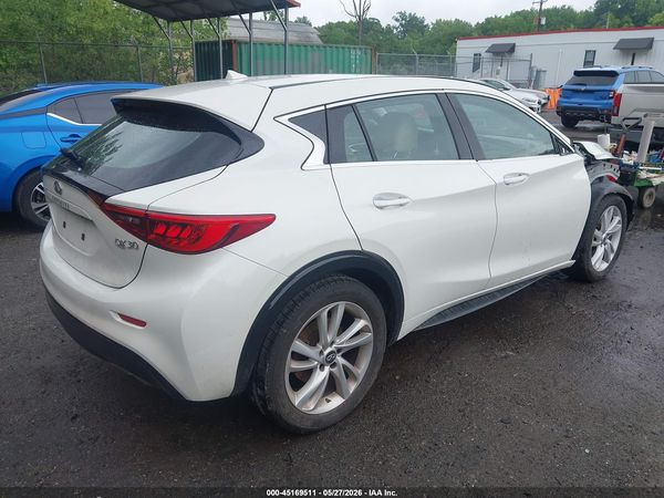 2017 INFINITI QX30 LUXURY