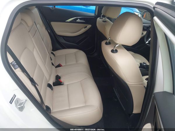 2017 INFINITI QX30 LUXURY
