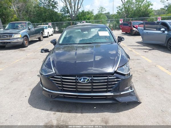 2023 HYUNDAI SONATA SE