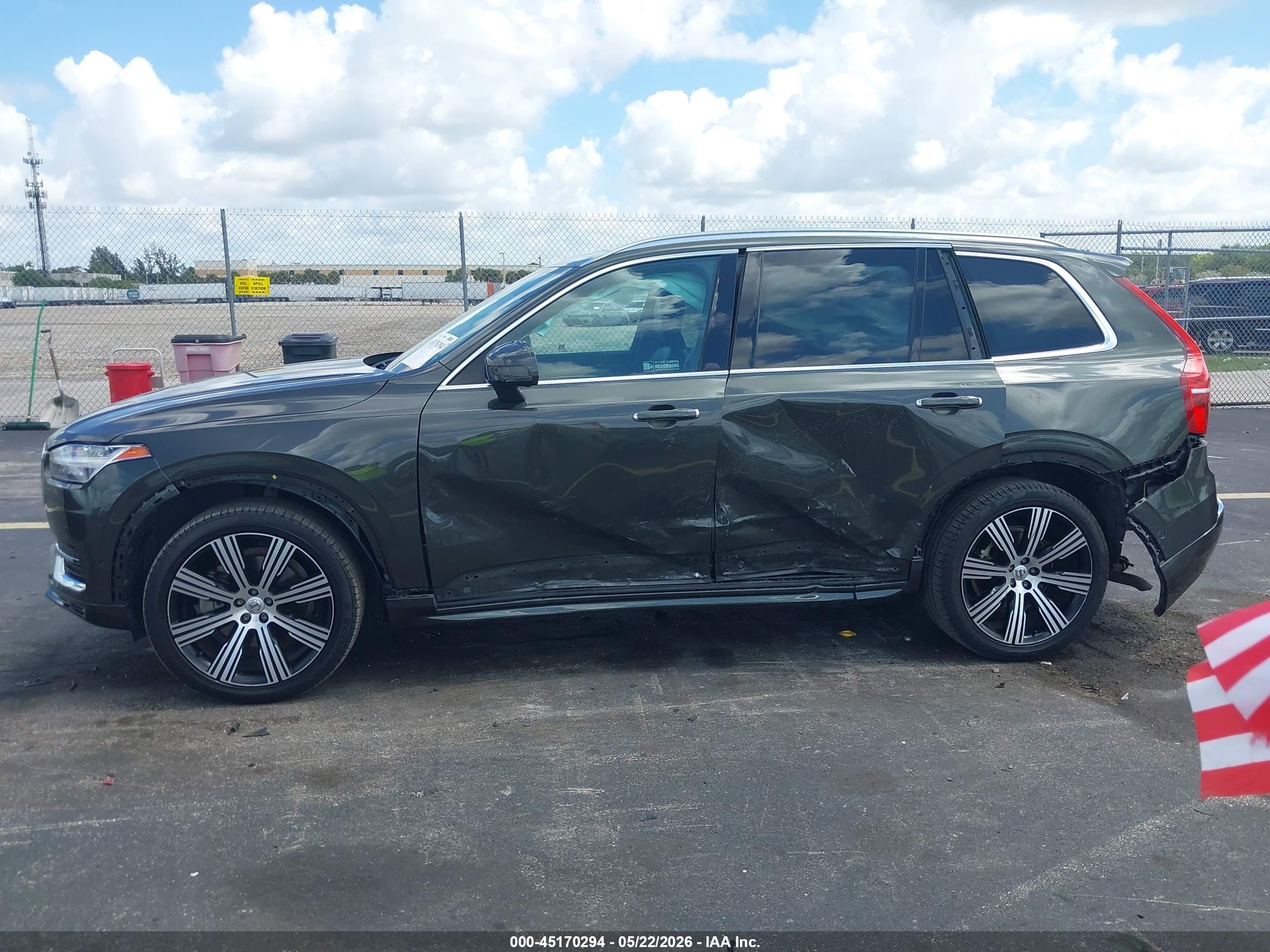 2022 VOLVO XC90