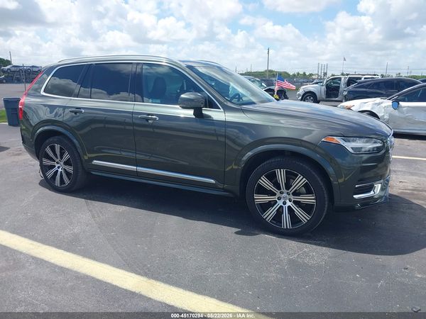 2022 VOLVO XC90