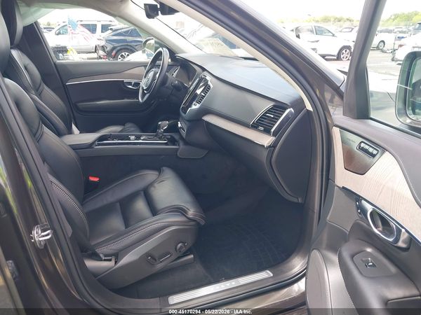 2022 VOLVO XC90