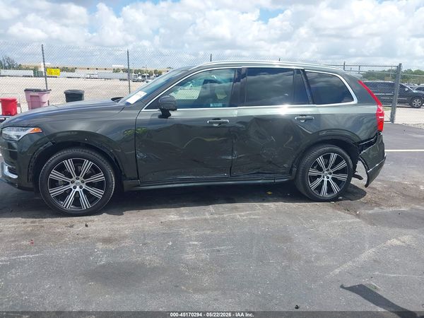 2022 VOLVO XC90
