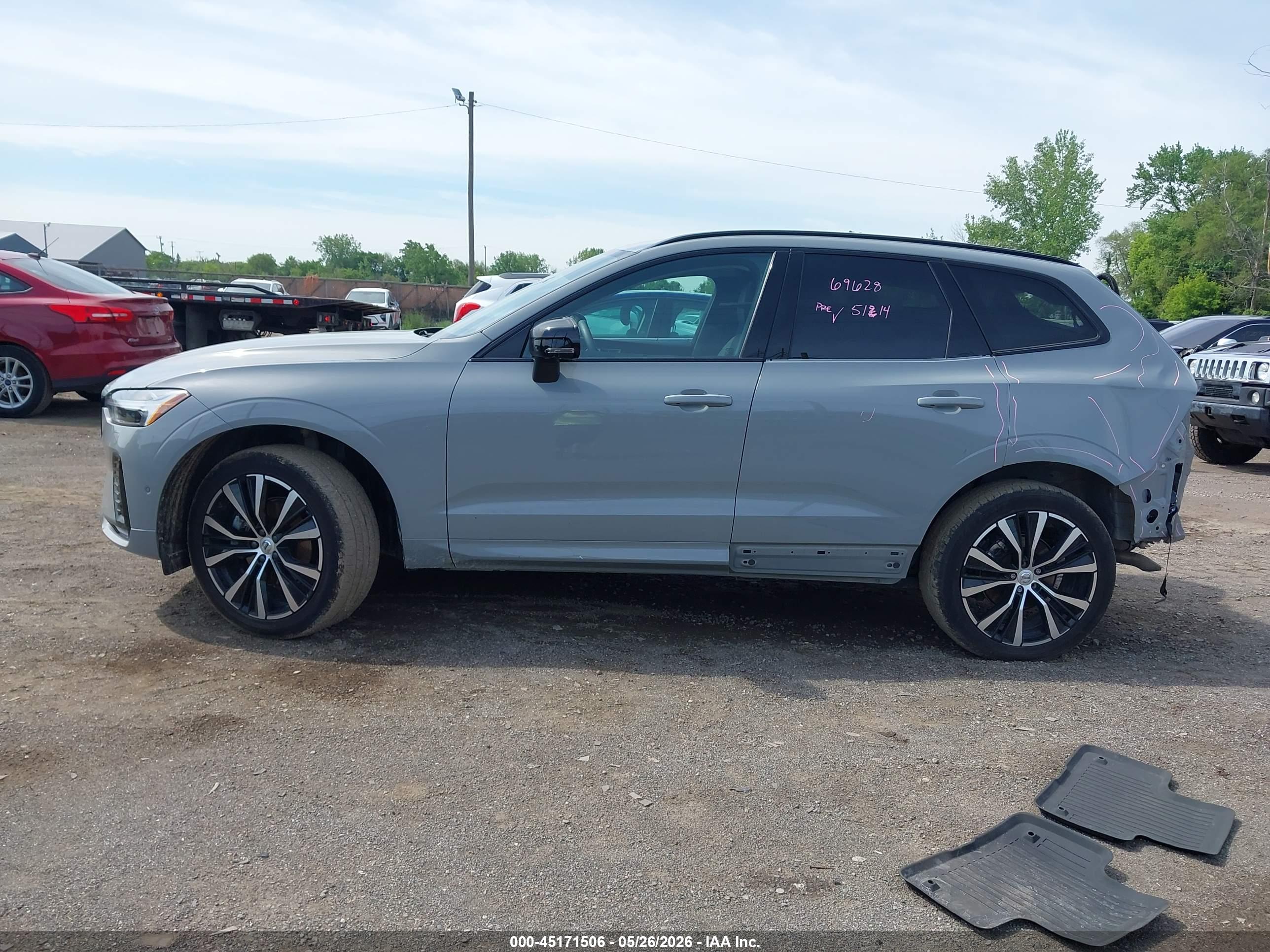 2024 VOLVO XC60 B5 PLUS DARK THEME