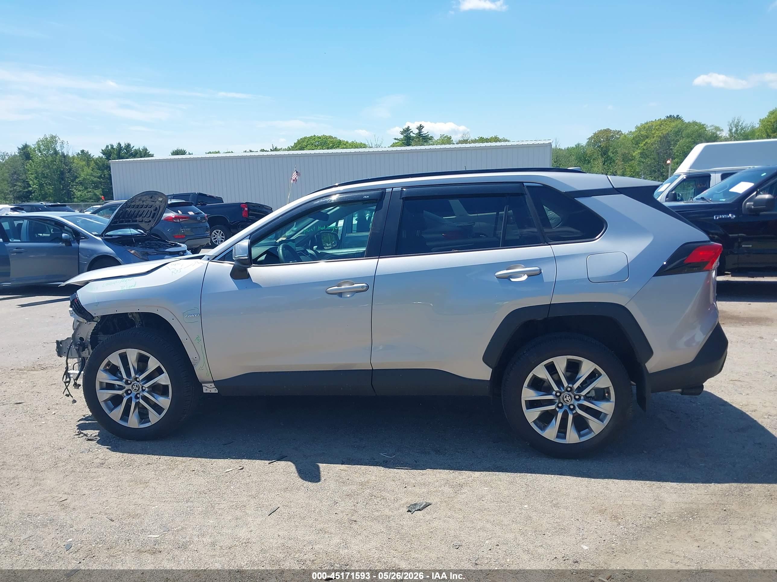 2025 TOYOTA RAV4 XLE PREMIUM
