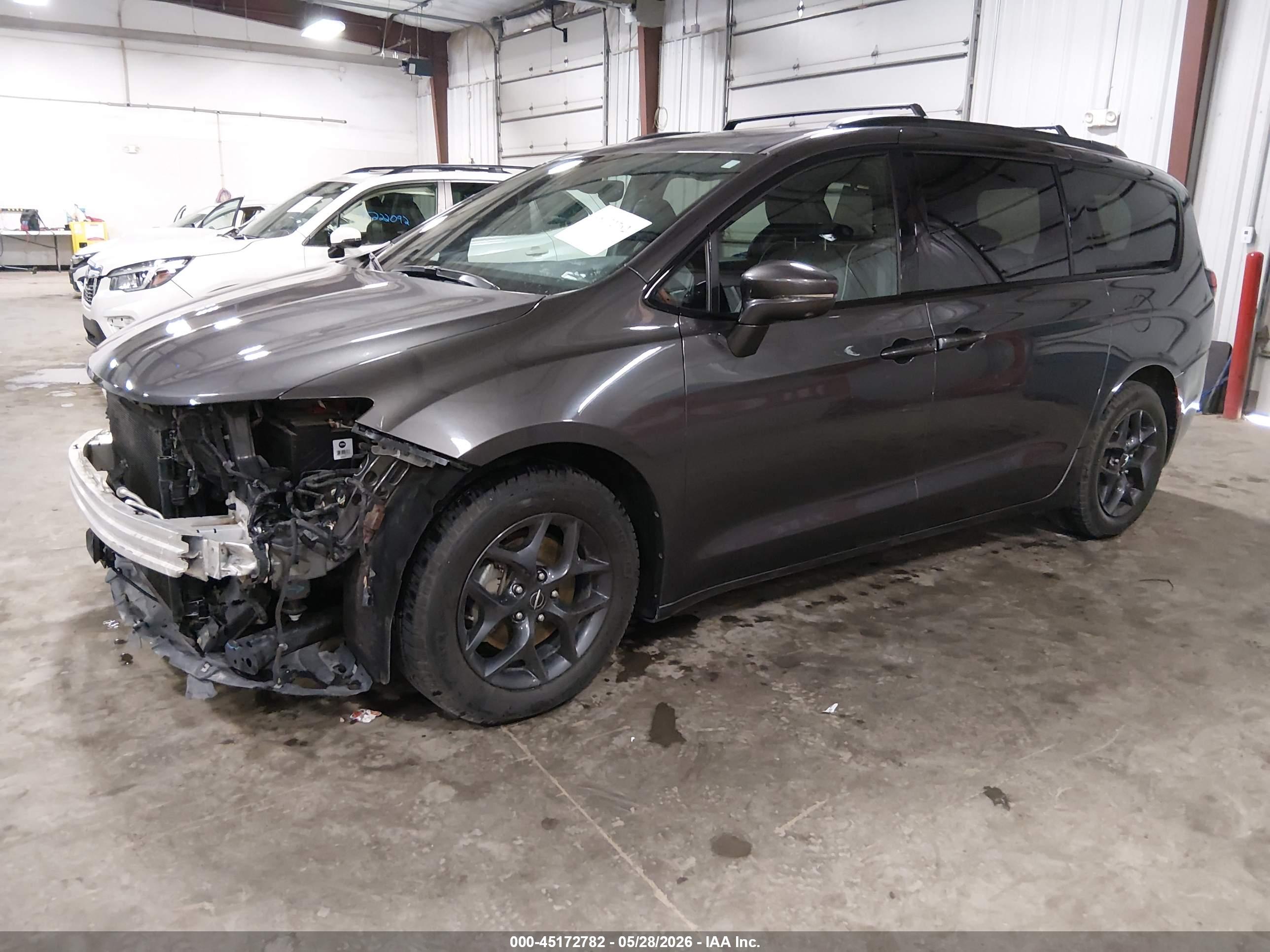 2018 CHRYSLER PACIFICA LIMITED — I2