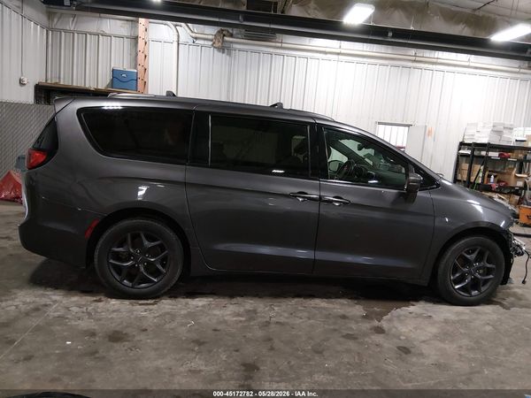 2018 CHRYSLER PACIFICA LIMITED — I116
