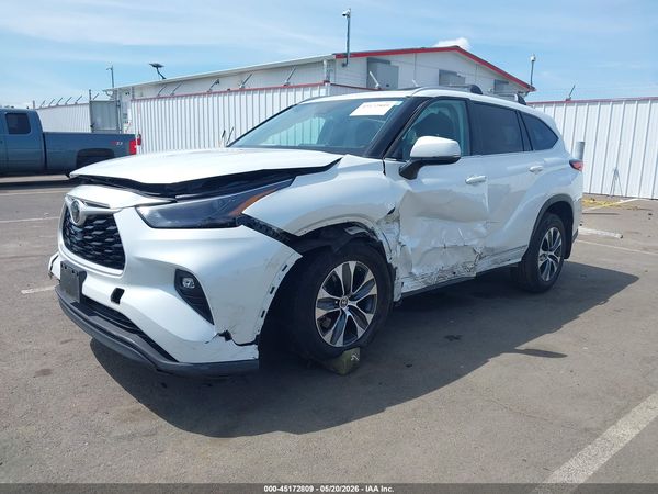 2022 TOYOTA HIGHLANDER XLE