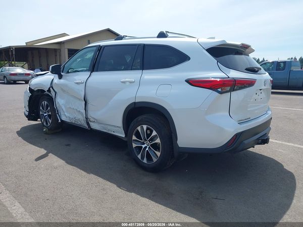 2022 TOYOTA HIGHLANDER XLE