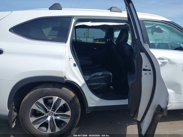 2022 TOYOTA HIGHLANDER XLE