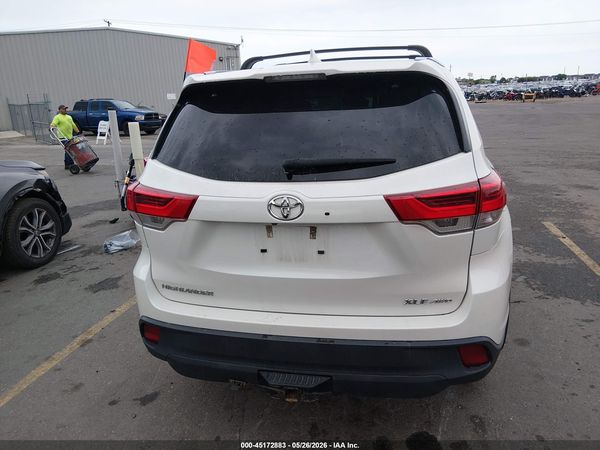 2019 TOYOTA HIGHLANDER XLE