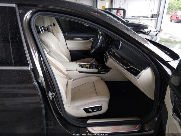 2016 BMW 740I