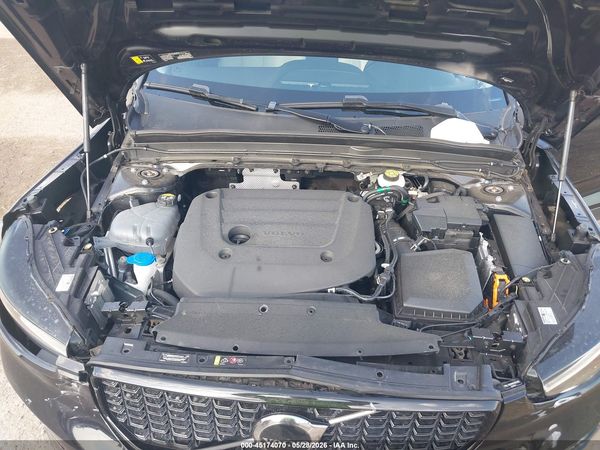 2025 VOLVO XC40 B5 PLUS DARK THEME