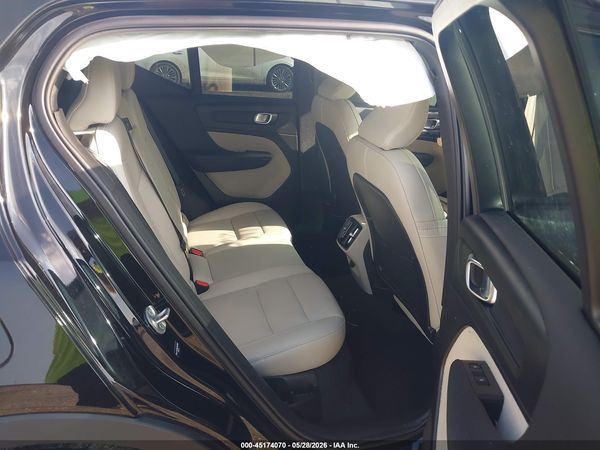 2025 VOLVO XC40 B5 PLUS DARK THEME