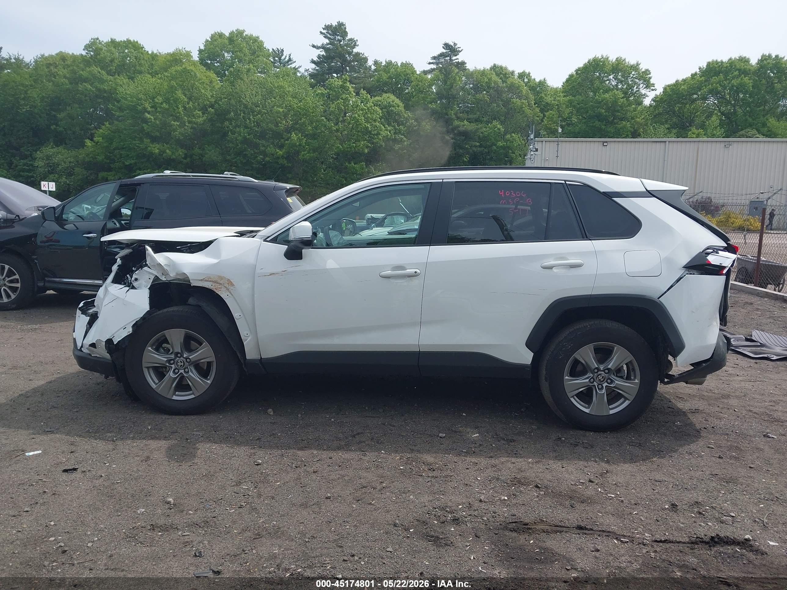 2025 TOYOTA RAV4 XLE