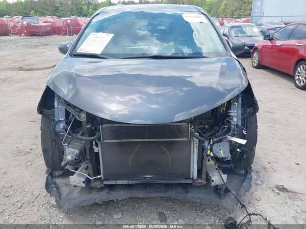 2025 TOYOTA SIENNA XLE 8 PASSENGER