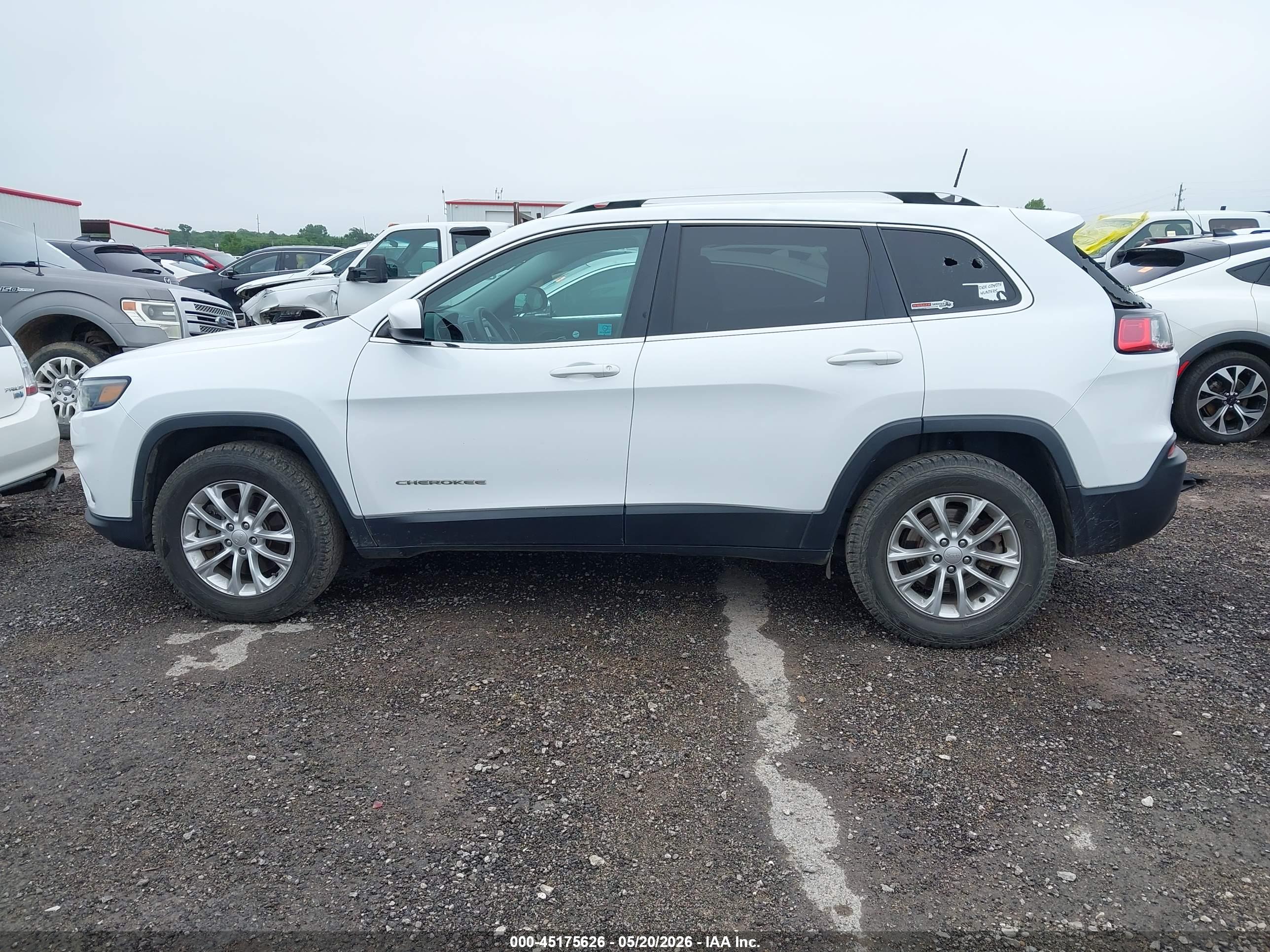 2019 JEEP CHEROKEE LATITUDE 4X4