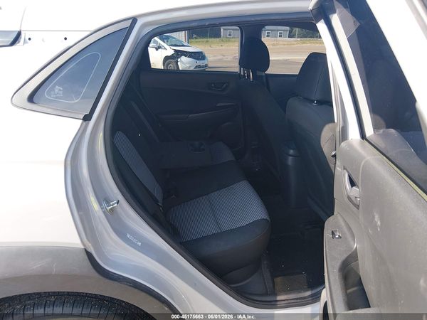 2022 HYUNDAI KONA SE