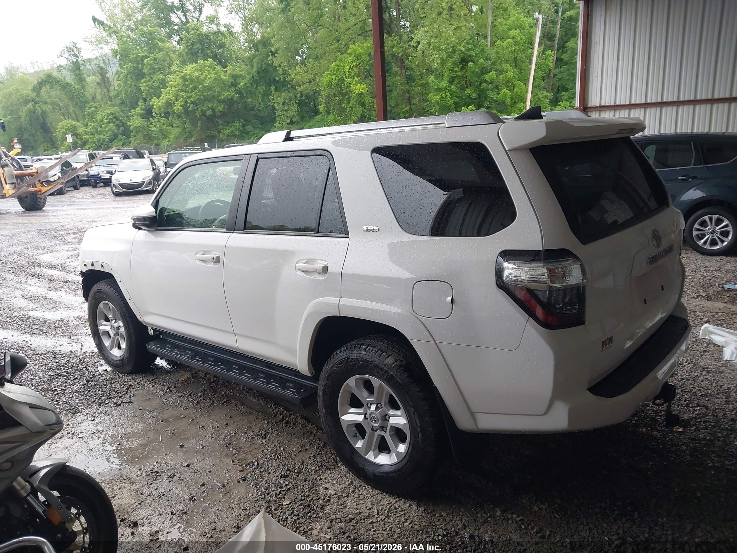 2018 TOYOTA 4RUNNER SR5