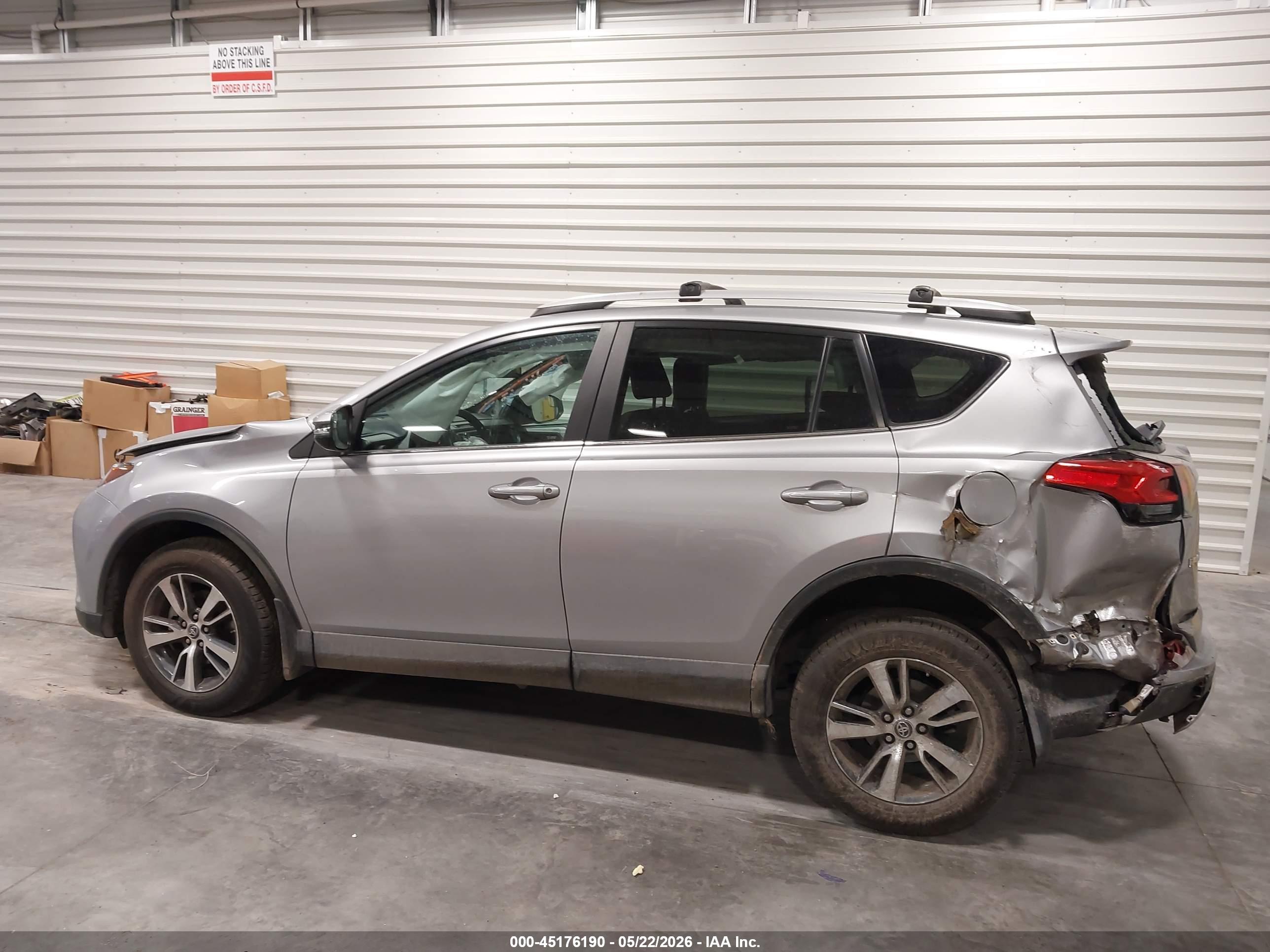 2016 TOYOTA RAV4 XLE
