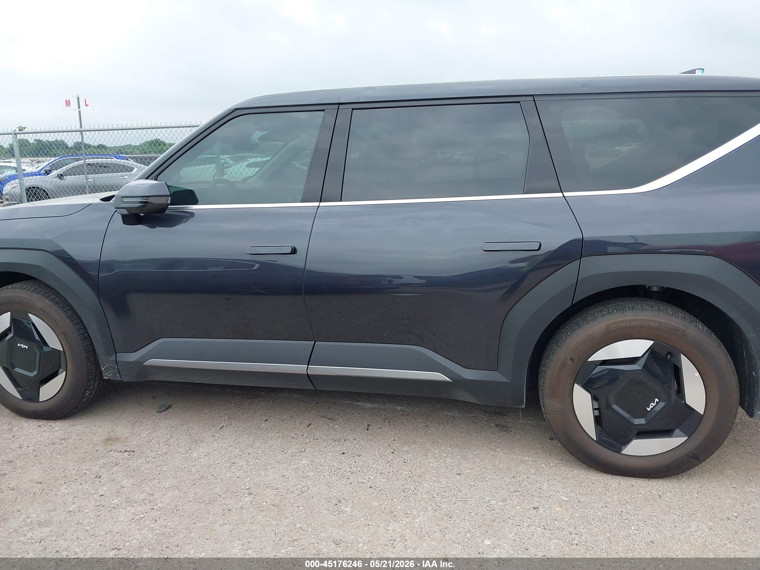 2026 KIA EV9 LIGHT LONG RANGE