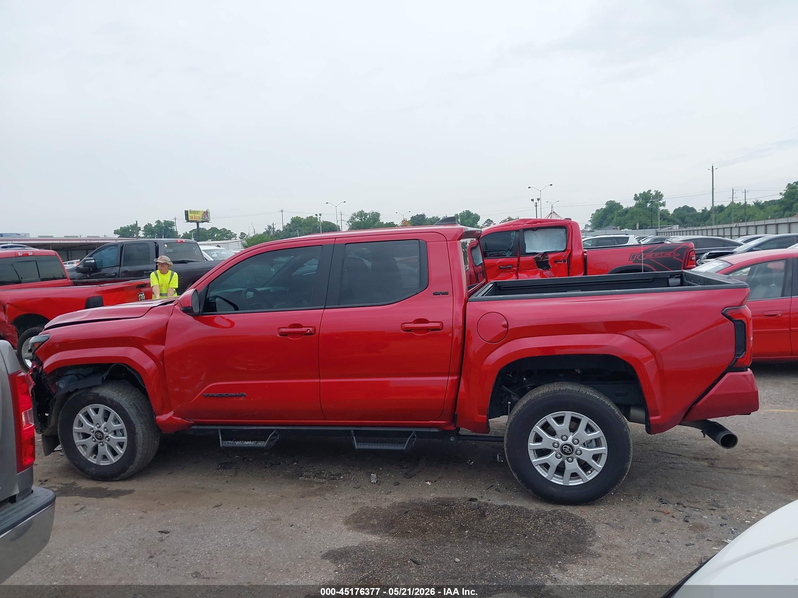 2025 TOYOTA TACOMA SR5