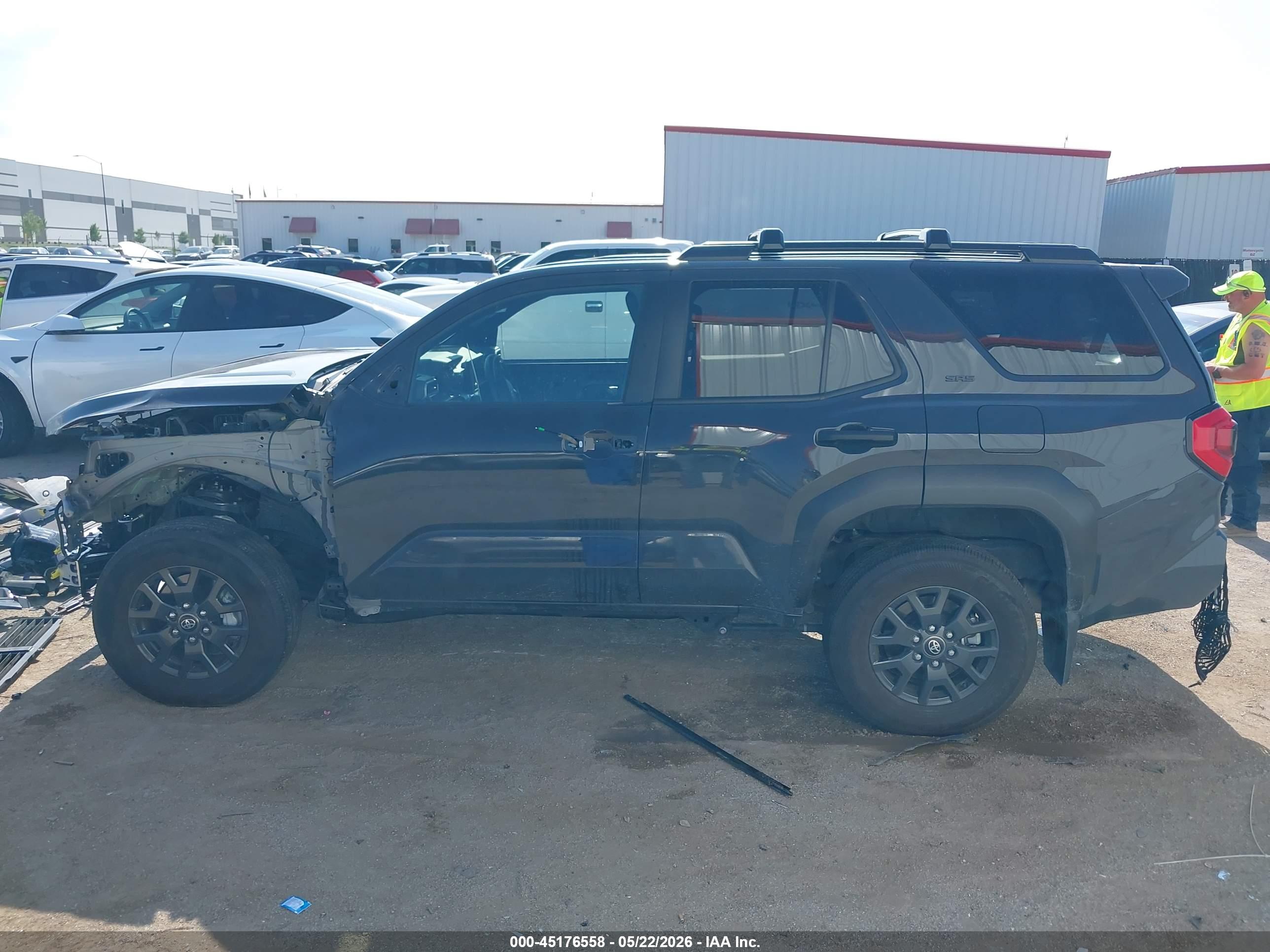 2025 TOYOTA 4RUNNER SR5