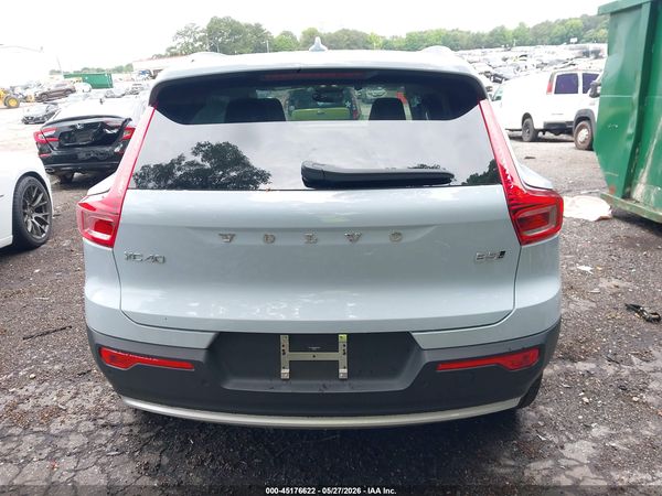 2025 VOLVO XC40 B5 PLUS BRIGHT THEME