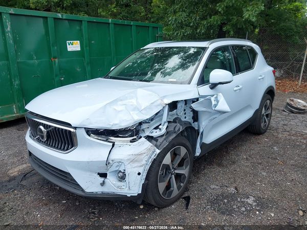 2025 VOLVO XC40 B5 PLUS BRIGHT THEME