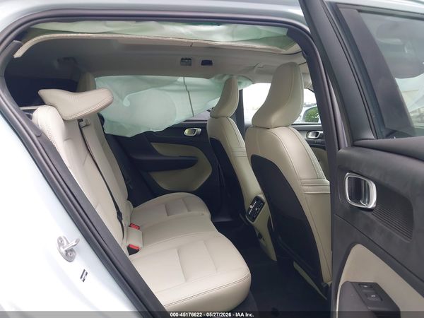 2025 VOLVO XC40 B5 PLUS BRIGHT THEME