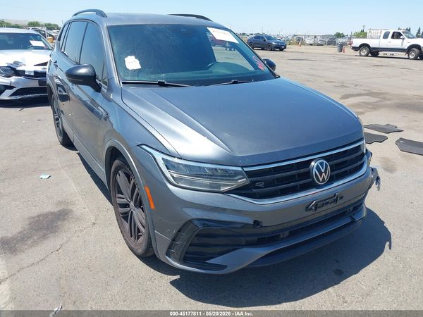 2022 VOLKSWAGEN TIGUAN 2.0T SE R-LINE BLACK — I1