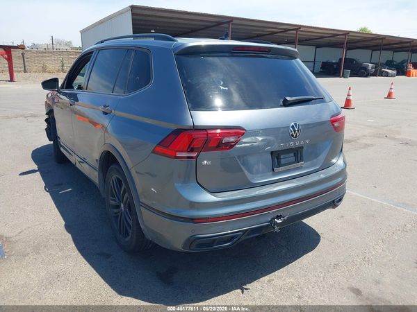 2022 VOLKSWAGEN TIGUAN 2.0T SE R-LINE BLACK — I3
