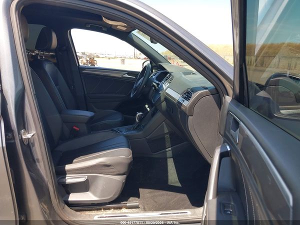 2022 VOLKSWAGEN TIGUAN 2.0T SE R-LINE BLACK — I5