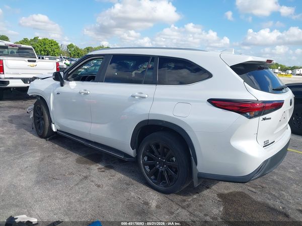 2023 TOYOTA HIGHLANDER XLE