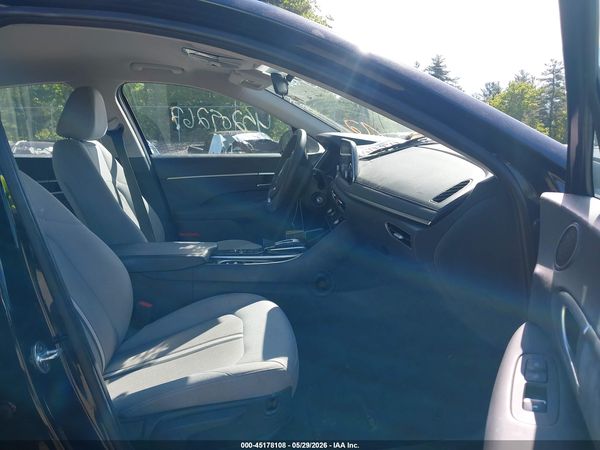 2022 HYUNDAI SONATA SE