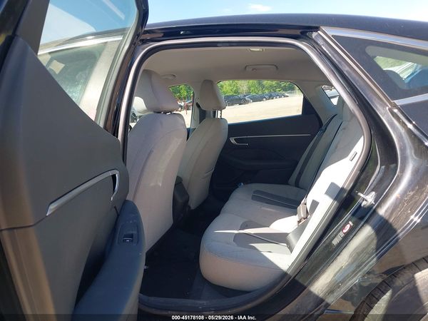2022 HYUNDAI SONATA SE