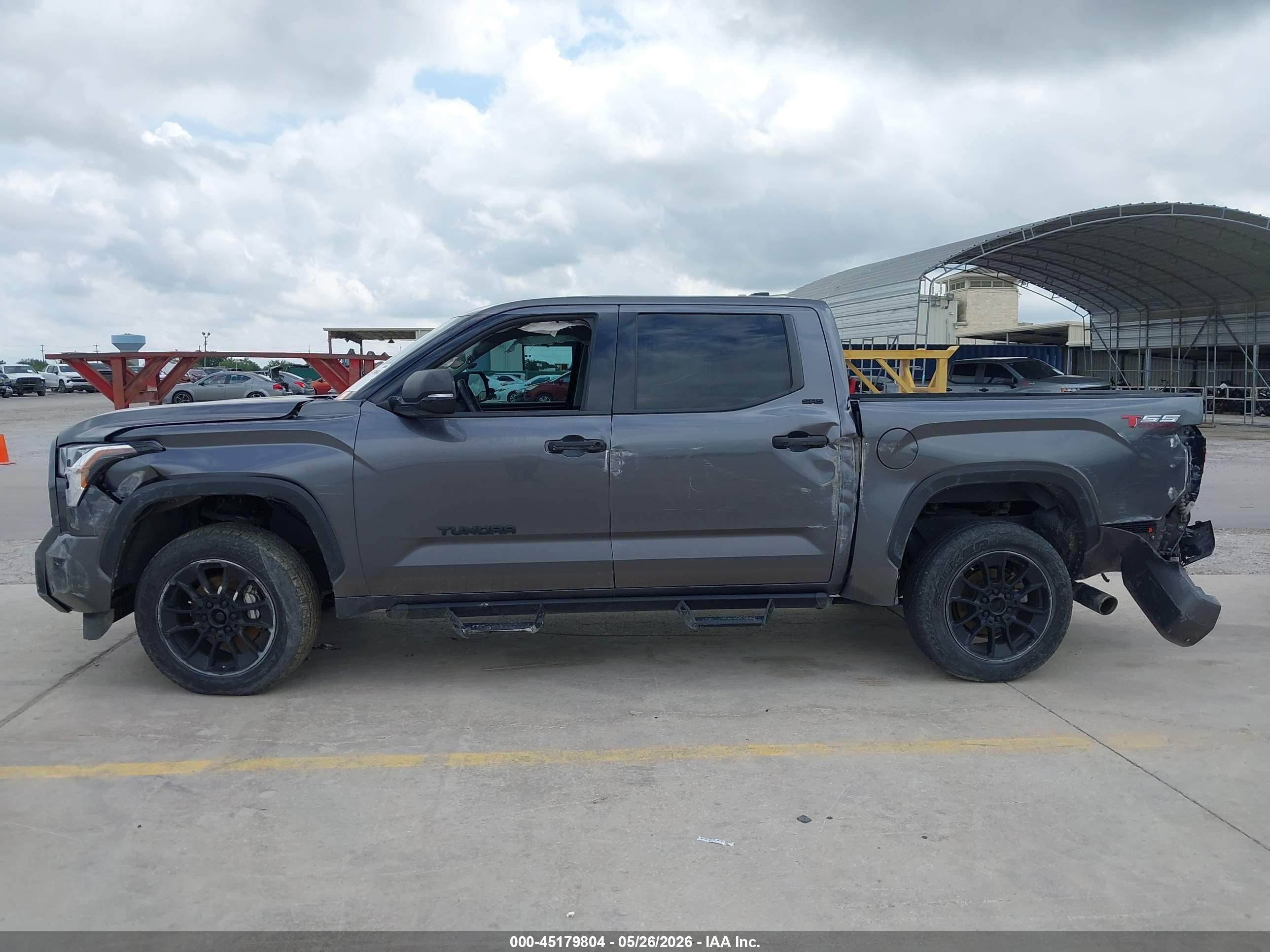 2023 TOYOTA TUNDRA SR5